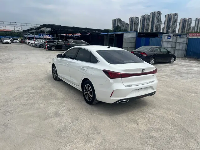 Changan Eado — Фото автомобиля 13