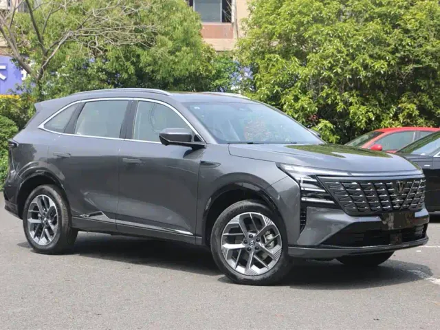 Changan CS75 Plus — Фото автомобиля 2