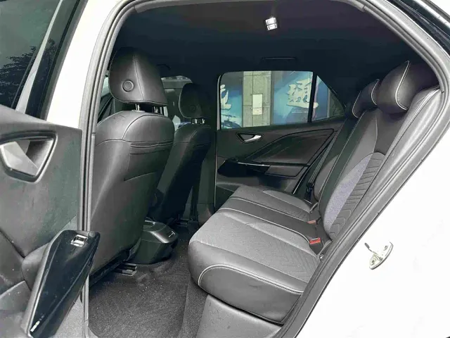 Volkswagen ID.3 — Фото автомобиля 7