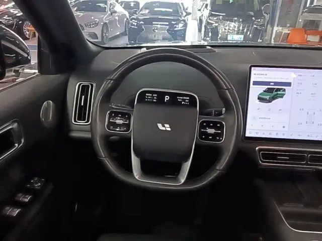 Li Auto L9 — Фото автомобиля 10