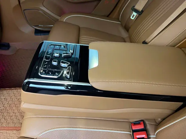 Hongqi H9 — Фото автомобиля 15