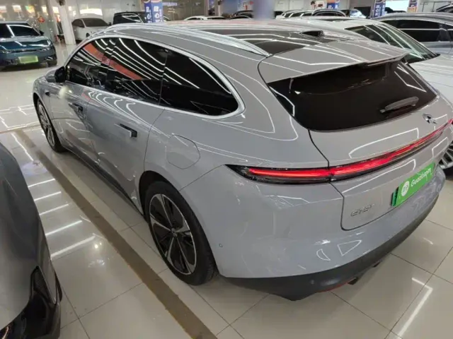 Nio ET5 Touring — Фото автомобиля 4