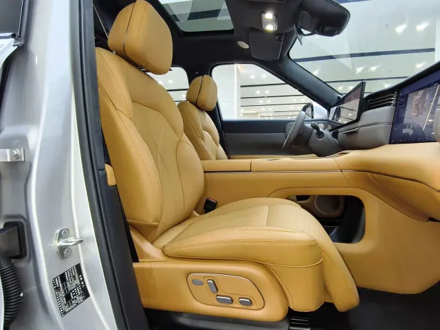 IM Motors LS8 — Фото автомобиля 11