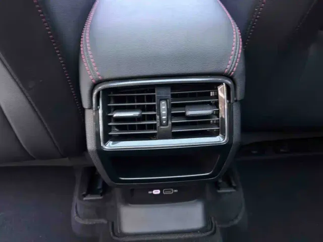 Skoda Karoq — Фото автомобиля 19
