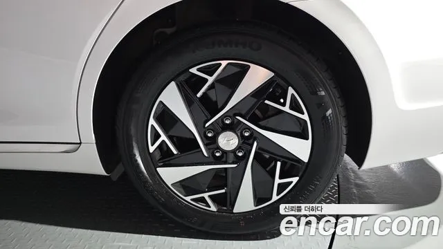 Hyundai Grandeur Grandeur (New) Hybrid — Фото автомобиля 21