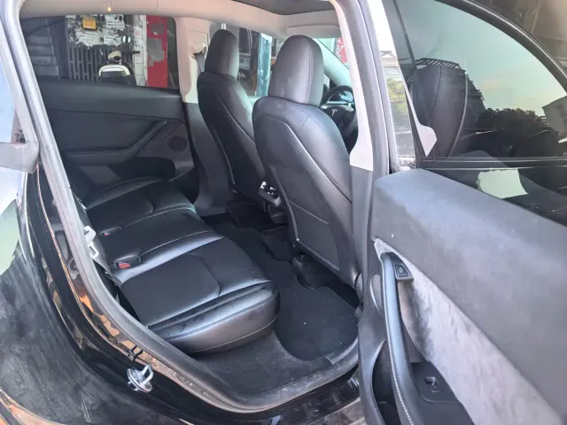 Tesla Model Y — Фото автомобиля 8