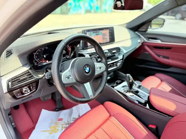 BMW 5 Series — Фото автомобиля 14