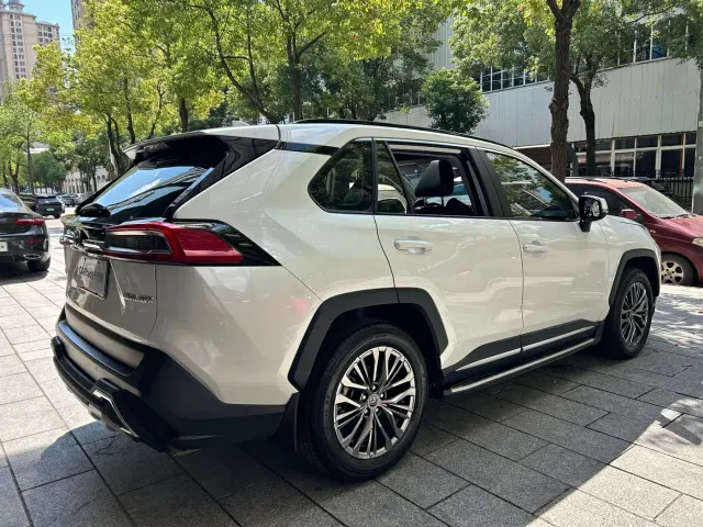 Toyota Wildlander — Фото автомобиля 14