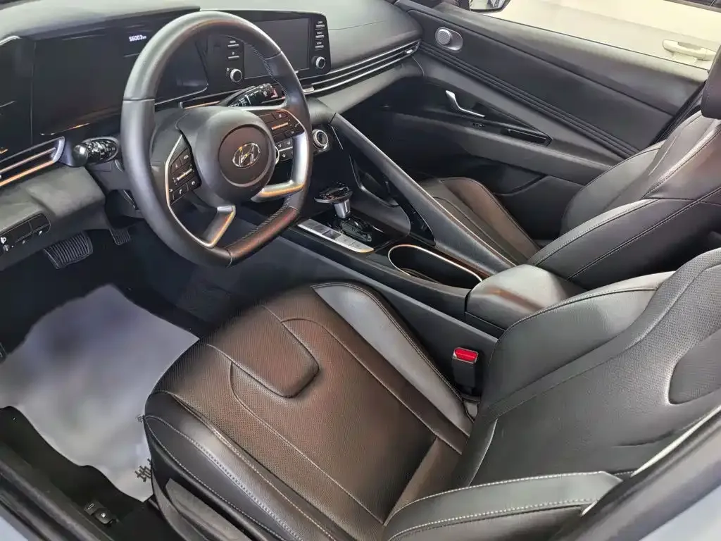 Hyundai Elantra 2022 1.5L CVT GLX Elite Edition — Фото автомобиля 8