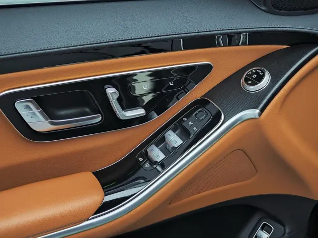Mercedes-Benz S-Class — Фото автомобиля 26
