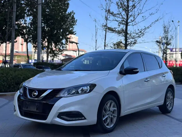 Фотография автомобиля — Nissan Tiida