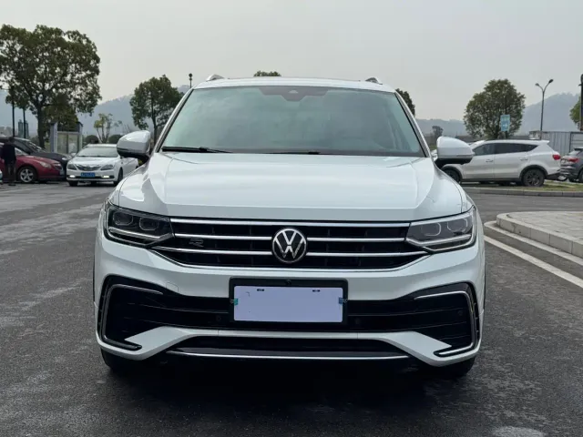 Volkswagen Tiguan L — Фото автомобиля 2