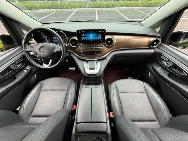 Mercedes-Benz V-Class — Фото автомобиля 13
