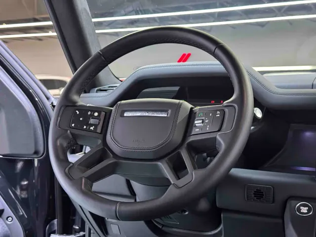 Land Rover Defender — Фото автомобиля 9
