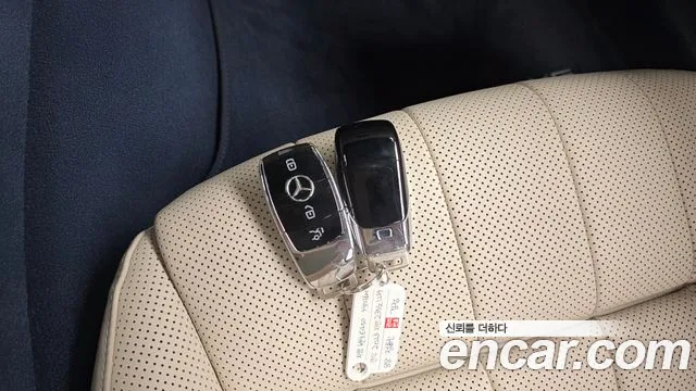 Mercedes-Benz E-Class — Фото автомобиля 13