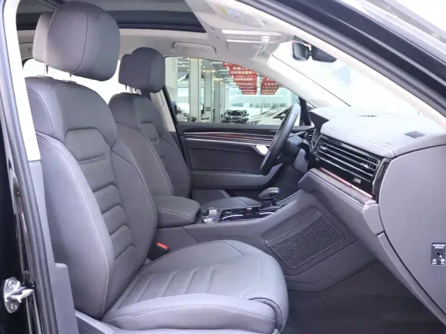 Volkswagen Touareg — Фото автомобиля 21
