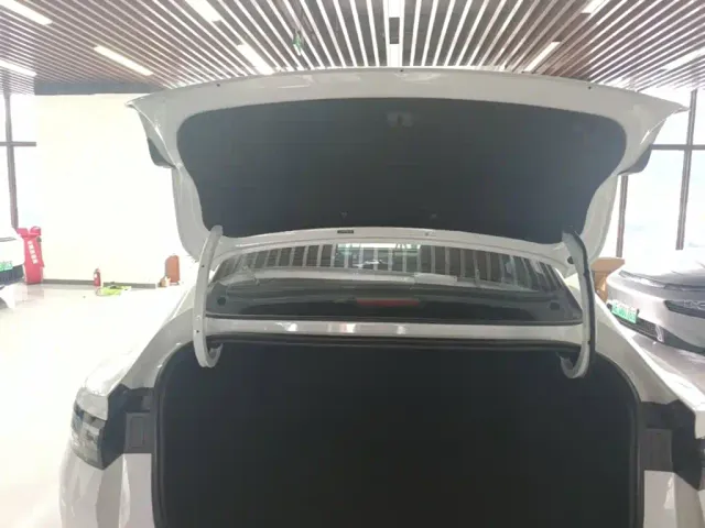 Leapmotor B01 — Фото автомобиля 18