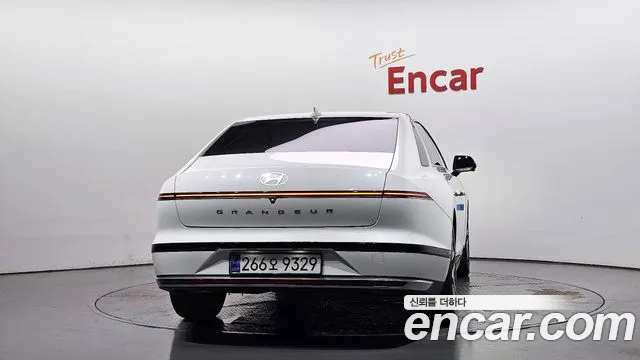 Hyundai Grandeur GN7 — Фото автомобиля 4