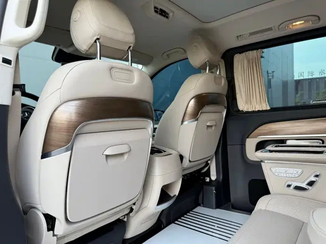 Mercedes-Benz V-Class — Фото автомобиля 25