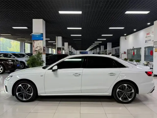 Audi A4L — Фото автомобиля 3