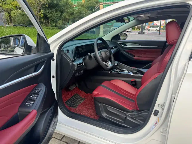 Changan Eado — Фото автомобиля 4