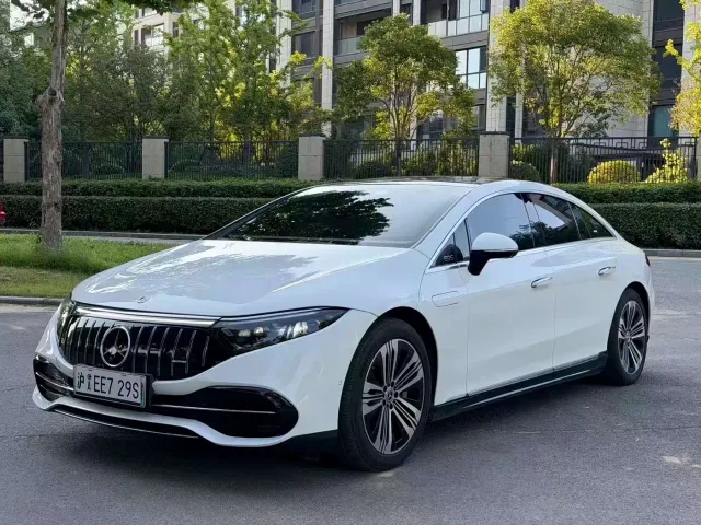 Фотография автомобиля — Mercedes-Benz EQS