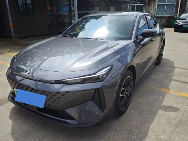 Фотография автомобиля — Changan UNI-V
