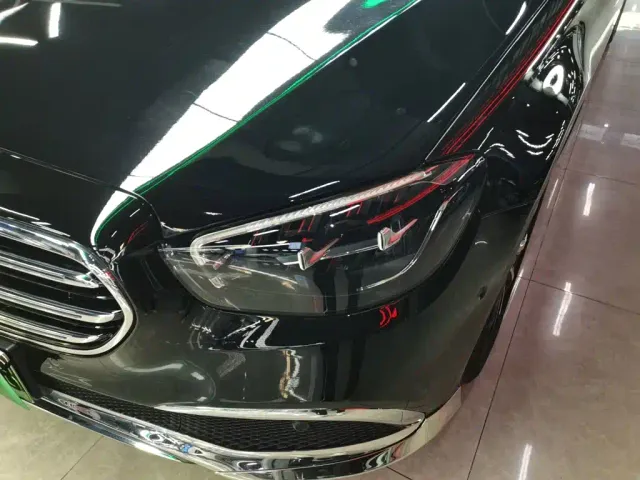 Mercedes-Benz E-Class — Фото автомобиля 2