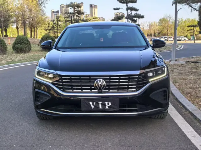Volkswagen Passat — Фото автомобиля 2