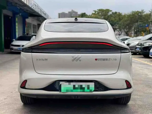 IM Motors LS6 — Фото автомобиля 5