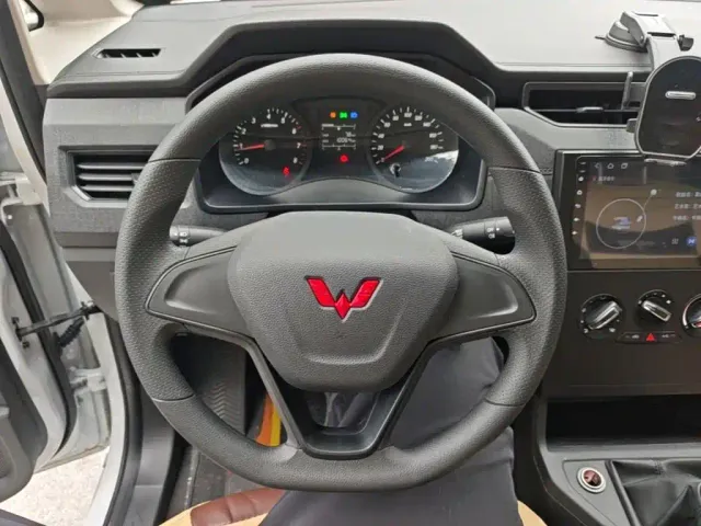 Wuling Hongguang Plus — Фото автомобиля 10