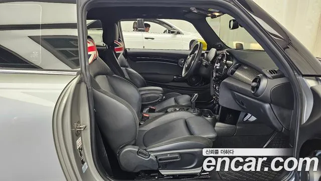 MINI Cooper Electric — Фото автомобиля 11