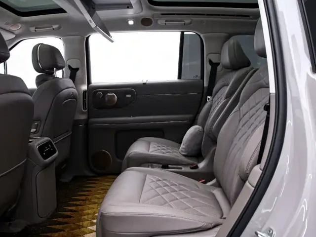 IM Motors LS9 — Фото автомобиля 16