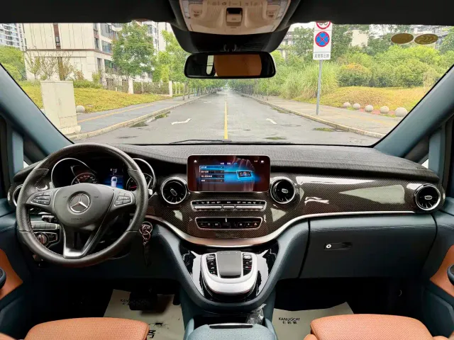 Mercedes-Benz V-Class — Фото автомобиля 8