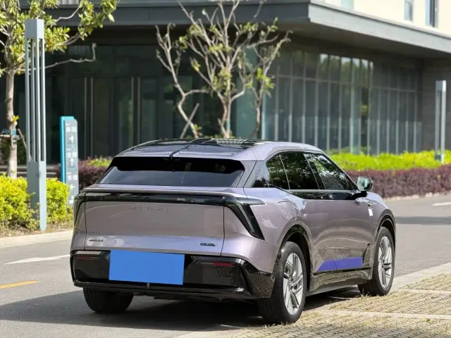 HiPhi HiPhi Y 2023 560km Pioneer Edition — Фото автомобиля 3