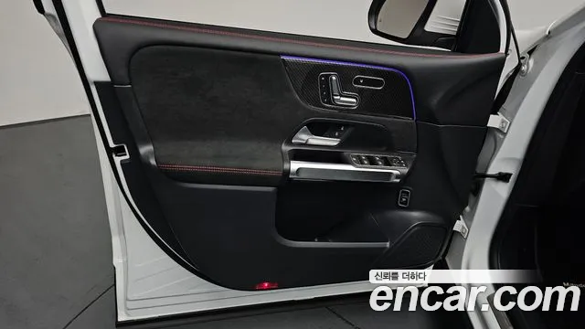 Mercedes-Benz GLB-Class — Фото автомобиля 23