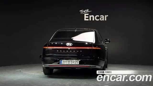 Hyundai Grandeur Grandeur (GN7) 2.5 Бензин 2WD — Фото автомобиля 3