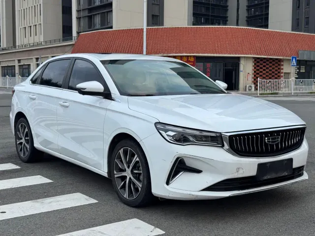 Geely Emgrand — Фото автомобиля 3