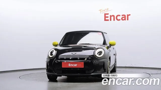 MINI Cooper Cooper Electric — Фото автомобиля 3
