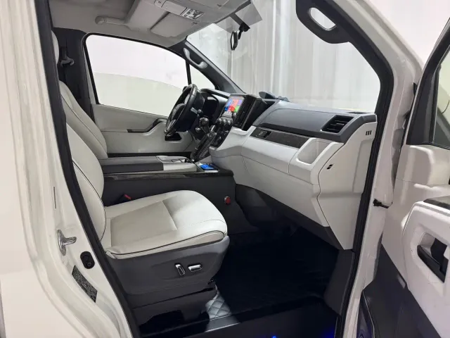 Toyota HIACE — Фото автомобиля 7