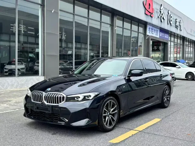Фотография автомобиля — BMW 3 Series