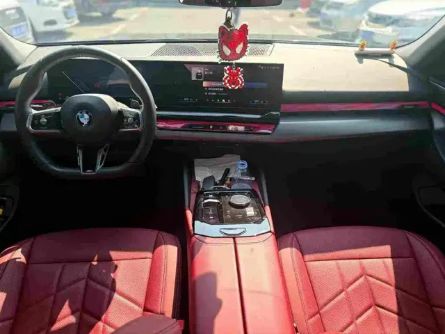 BMW 5 Series — Фото автомобиля 5