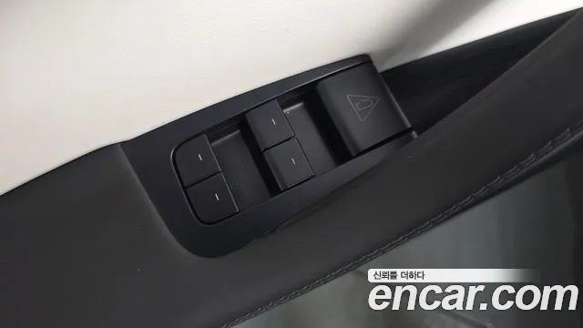 Tesla Model Y — Фото автомобиля 26