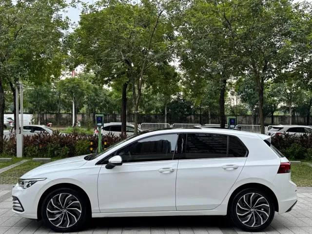 Volkswagen Golf — Фото автомобиля 12