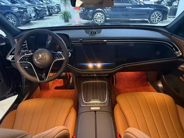 Mercedes-Benz E-Class — Фото автомобиля 11