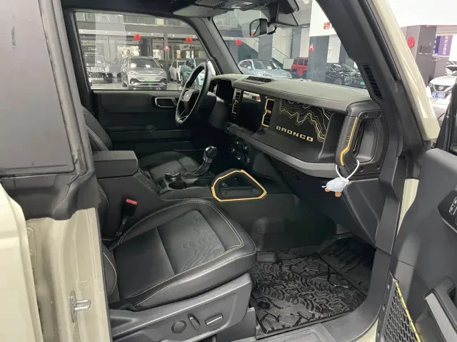 Ford Bronco — Фото автомобиля 17