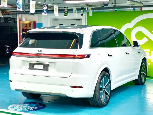 Li Auto L7 — Фото автомобиля 19