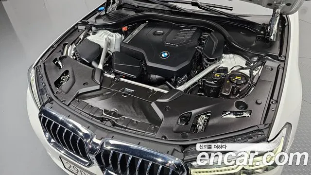 BMW 5-Series — Фото автомобиля 6
