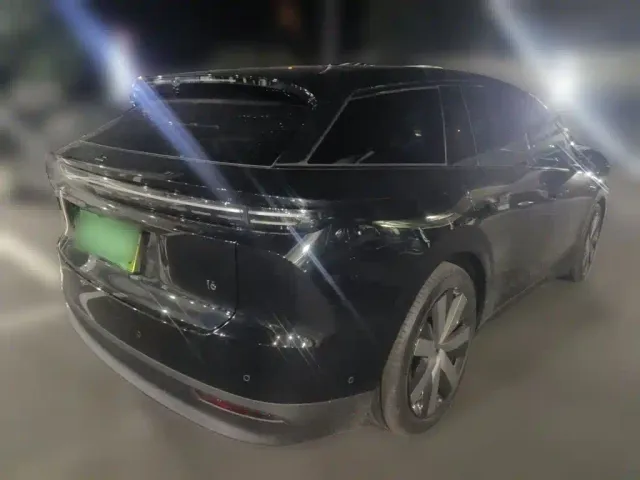 Li Auto i6 — Фото автомобиля 4