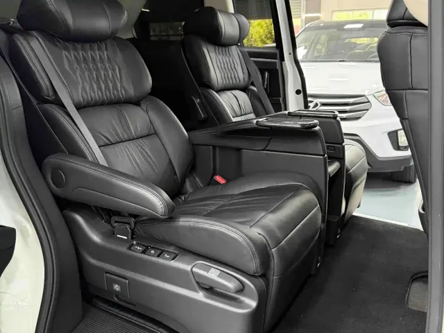 Honda Elysion — Фото автомобиля 11
